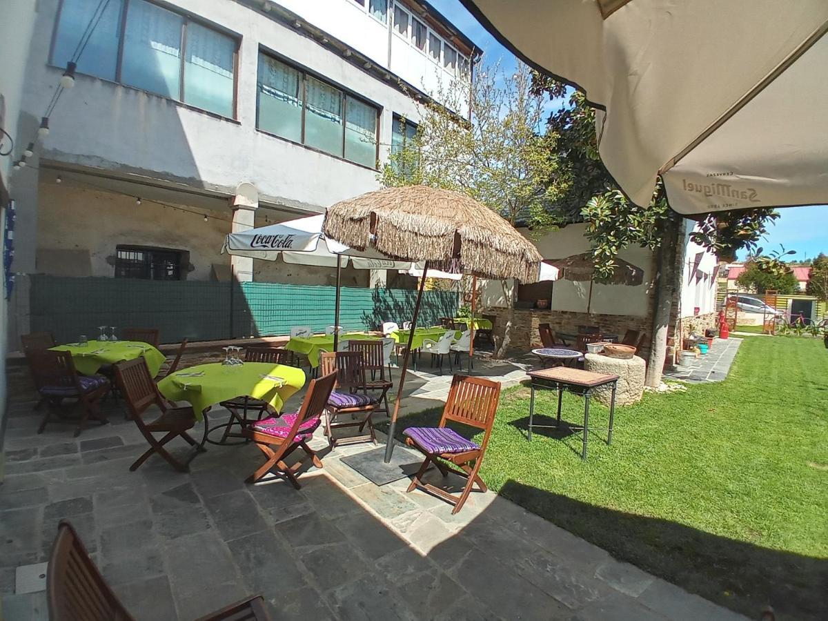 Hostal La Medina De Camponaraya Esterno foto